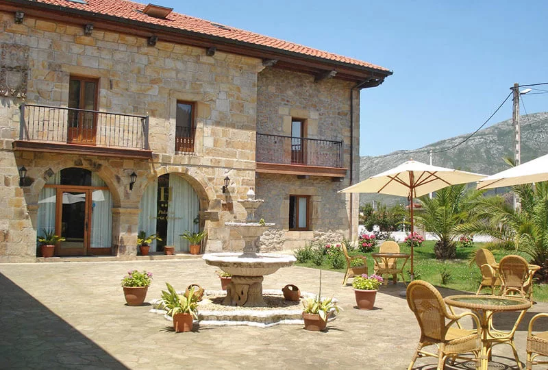 Palacio_Garcoa_Quijano_61_patio-central2