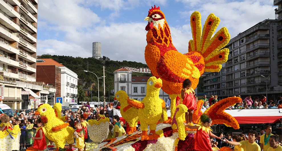 la batalla de flores laredo