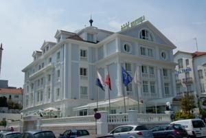 Hotel Hoyuela – Santander
