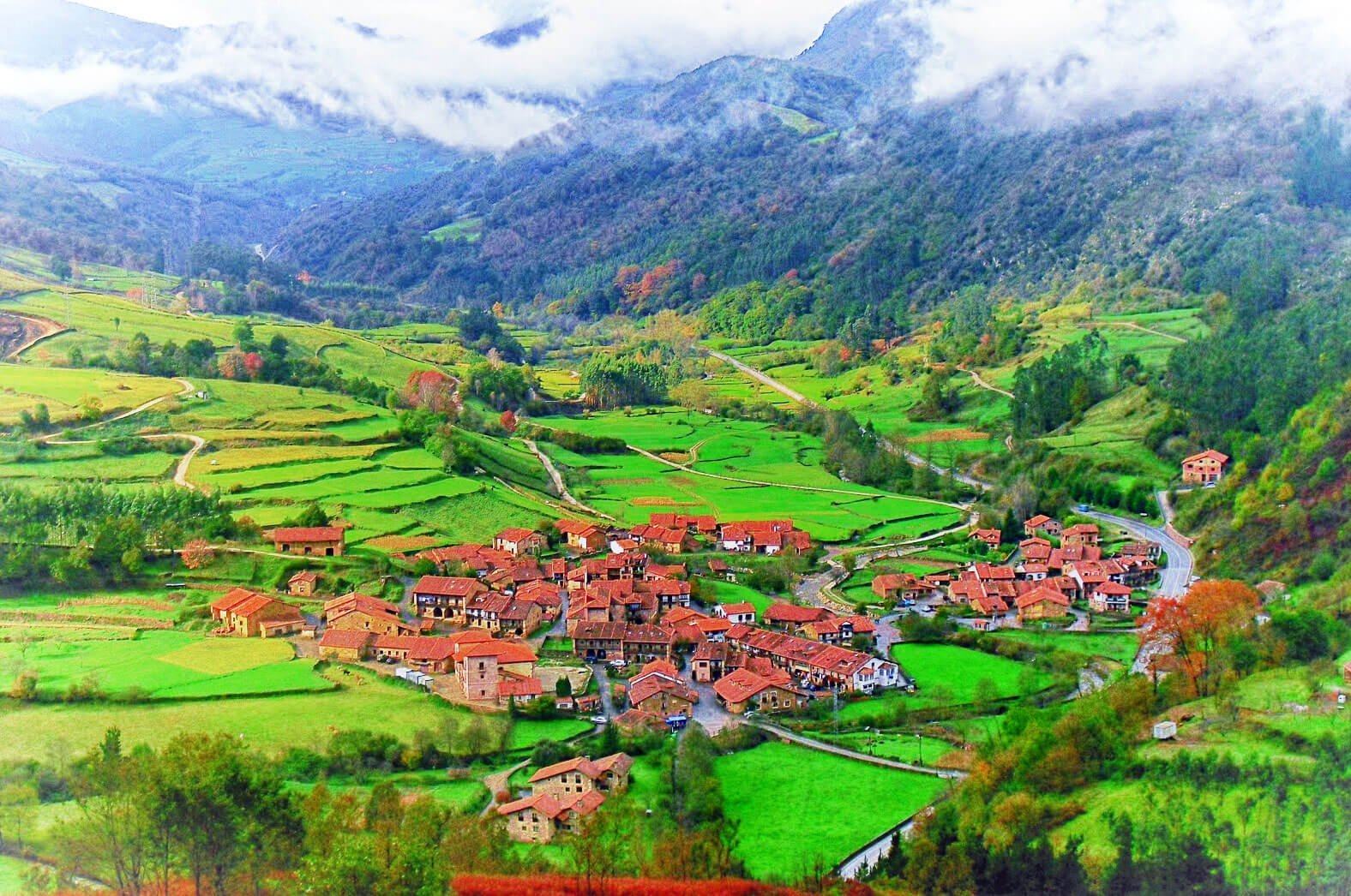  Pueblos de España que merecen ser visitados - Página 6 Carmona-cantabria