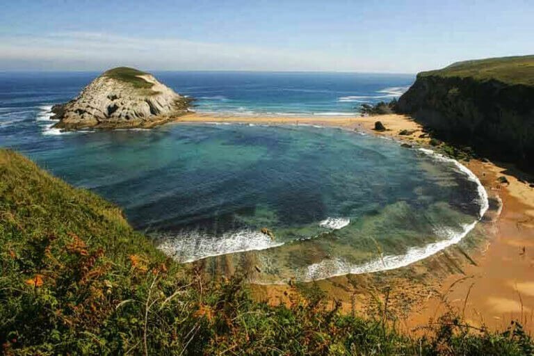 Playa De Covachos Turismo Cantabria playa-de-covachos-turismo-cantabria