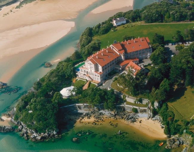 Hotel Olimpo en Isla Cantabria